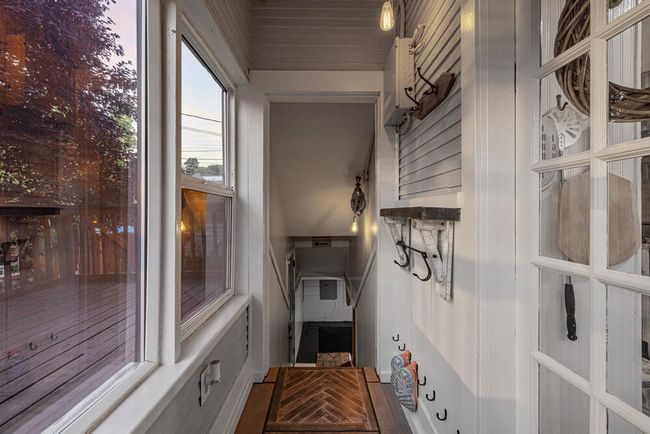 Enclosed back porch | Image 30