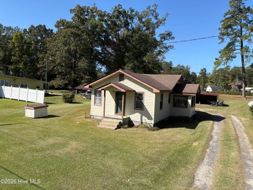 1088 Jefferson Rd, Lake Waccamaw, NC, 28450-9526 | Card Image