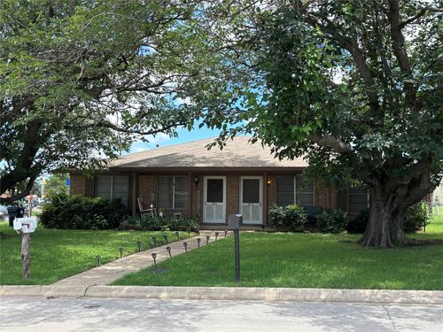 803 Sun Valley Dr, Denton, TX, 76209-8625 | Card Image