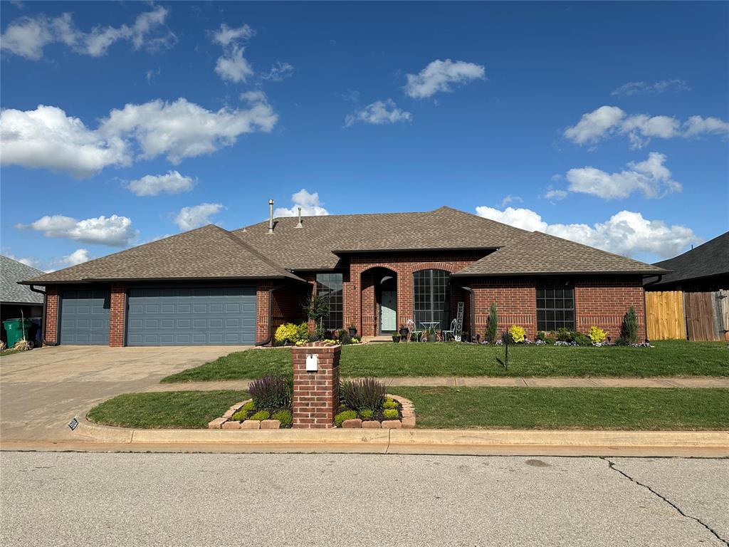Kingsley Ln, Oklahoma City, OK 73128