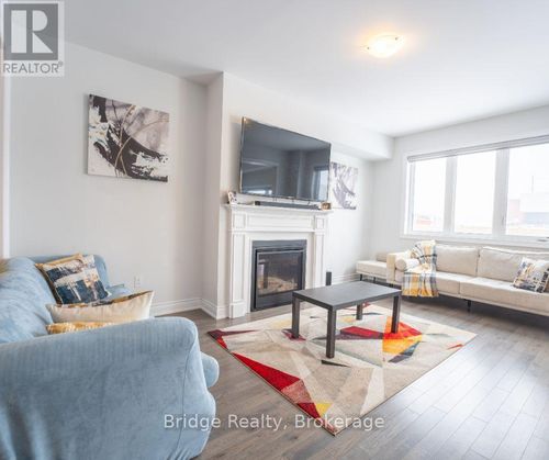 199 Huntingford Trail, Woodstock, ON, N4T0M4 | Card Image