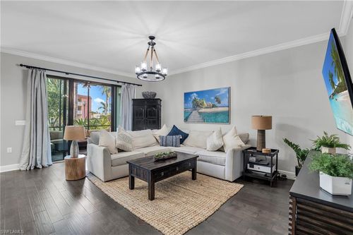 i103-985 Sandpiper St, NAPLES, FL, 34102-0610 | Card Image