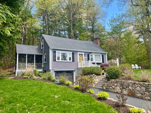 135 Locust St, Holliston, MA, 01746 | Card Image