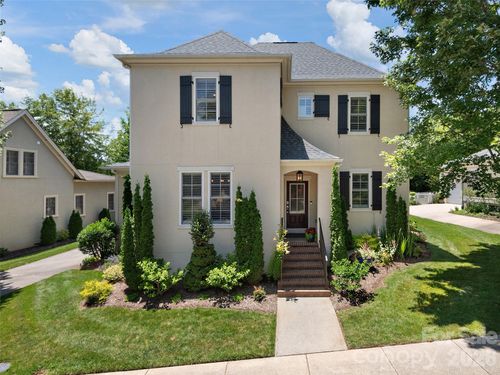 21 Dayflower Dr, Asheville, NC, 28803-9618 | Card Image