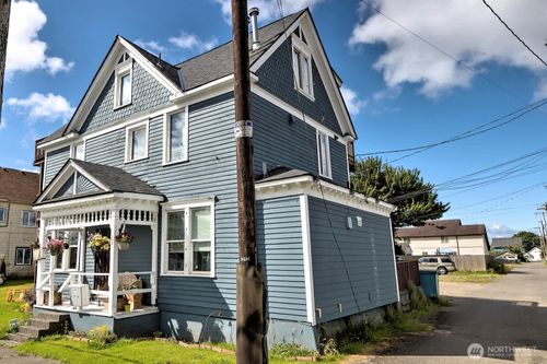 109 N Washington St, Aberdeen, WA, 98520-5867 | Card Image