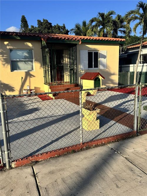 3445 Nw 2nd St, Miami, FL, 33125-4934 | Card Image