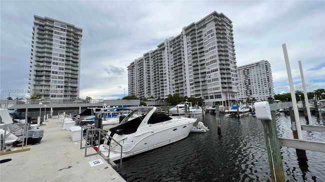 APT-1501 - 18071 Biscayne Blvd, Condo with 2 bedrooms, 2 bathrooms and null parking in Aventura FL | Image 40