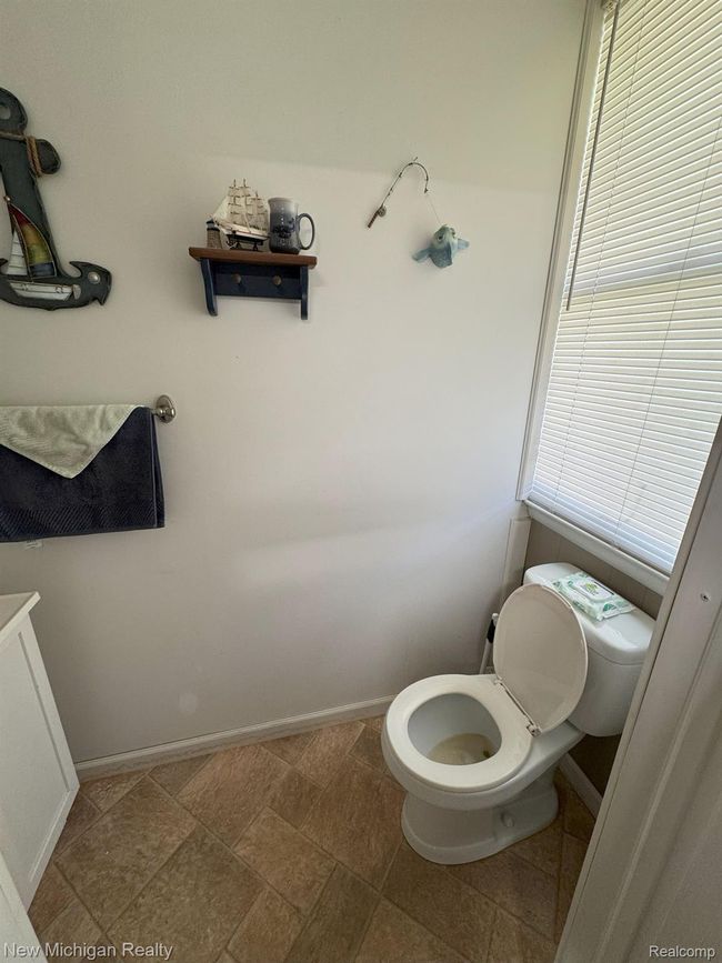 3302 Newton Rd, House other with 3 bedrooms, 2 bathrooms and null parking in Commerce Township MI | Image 19
