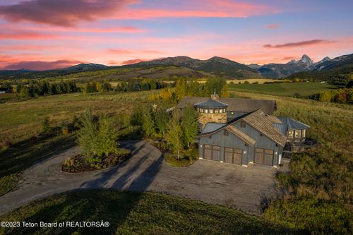 200 Table Rock Road East, Alta, WY, 83414 | Card Image