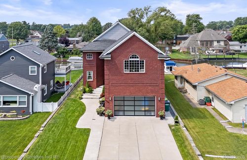 41245 Belvidere St, Harrison Township, MI, 48045-1404 | Card Image