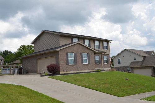 2043 Wagon Wheel Dr, Hamilton, OH, 45013-8033 | Card Image