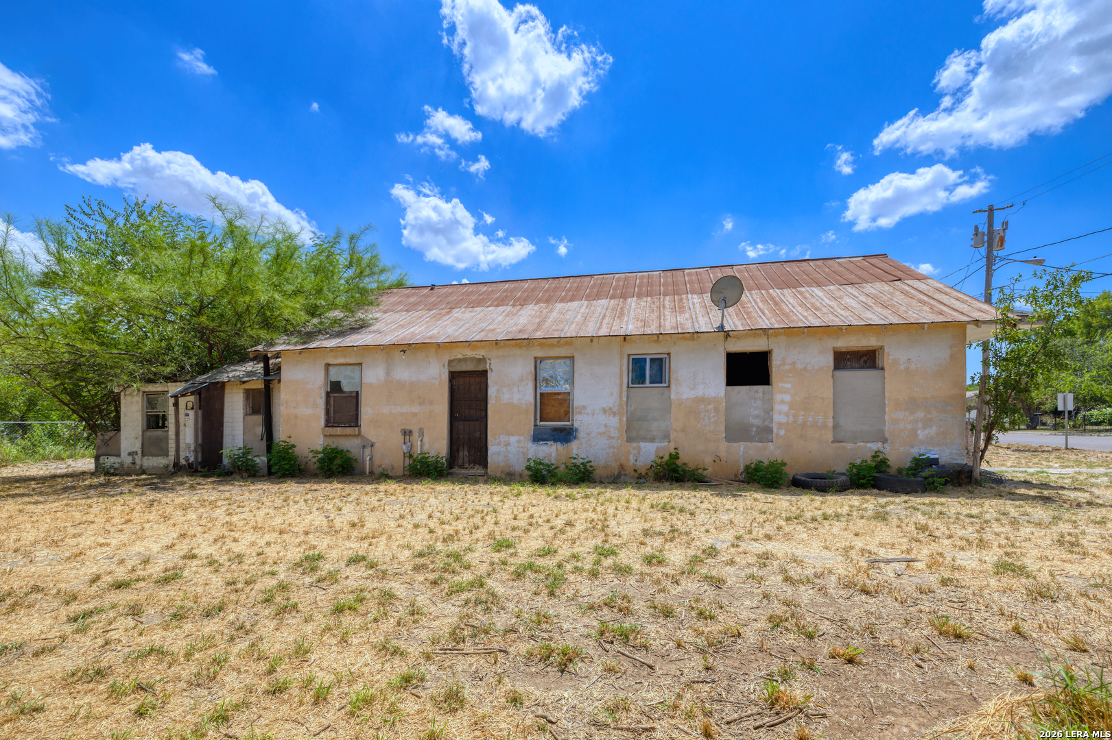 Residential in Carrizo Springs 4