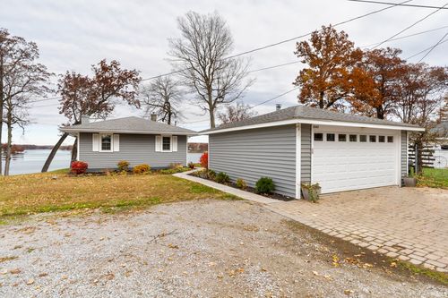 5507 E Colonial Oaks Dr, Monticello, IN, 47960-7674 | Card Image