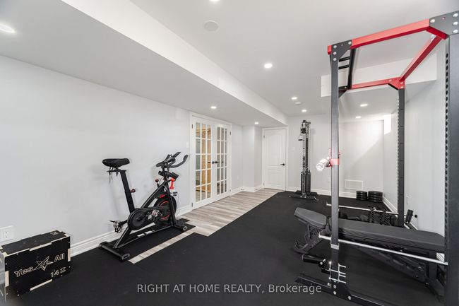 105 Royal Dr West, House other with 6 bedrooms, 5 bathrooms and 4 parking in Brampton ON | Image 42