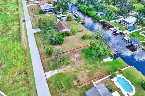 9924 Peninsular Dr, GIBSONTON, FL, 33534-4427 | Card Image