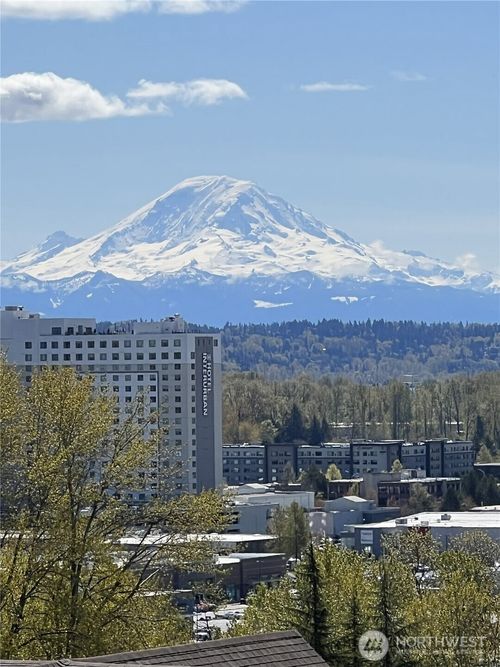 e304-15330 Sunwood Blvd, Tukwila, WA, 98188-7880 | Card Image