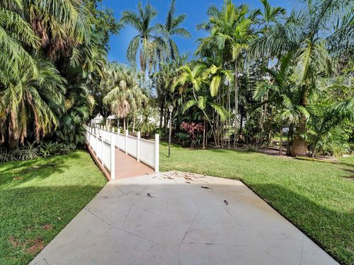b311-4025 N Federal Hwy, Oakland Park, FL, 33308-5541 | Card Image