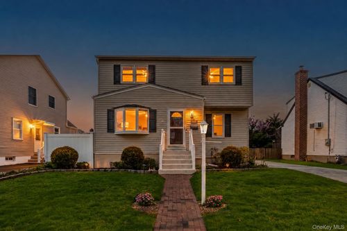 2459 Woodland Ave, Wantagh, NY, 11793-4421 | Card Image