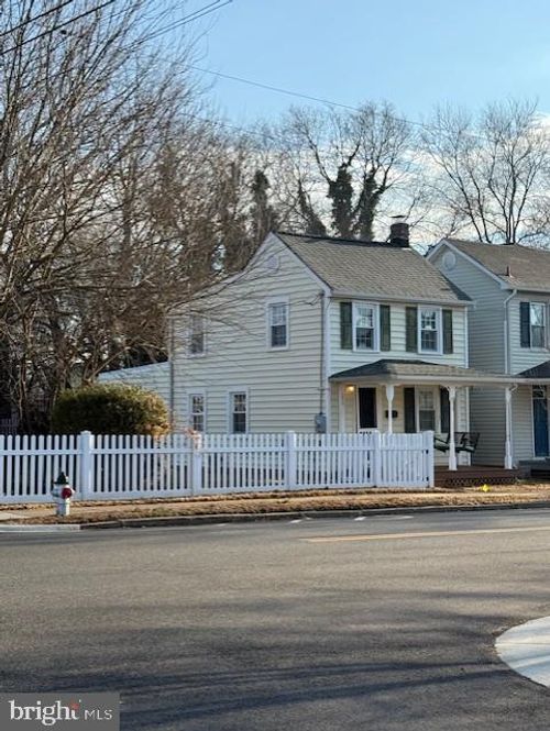 1813 Washington Ave, FREDERICKSBURG, VA, 22401-3550 | Card Image