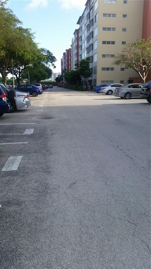 504-1-1770 Ne 191st St, Miami, FL, 33179-4221 | Card Image