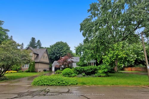main-925 Kingsway Dr, Burlington, ON, L7T3J1 | Card Image