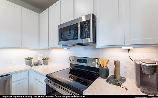 5211 Olene Flts, House other with 4 bedrooms, 3 bathrooms and null parking in Von Ormy TX | Image 6
