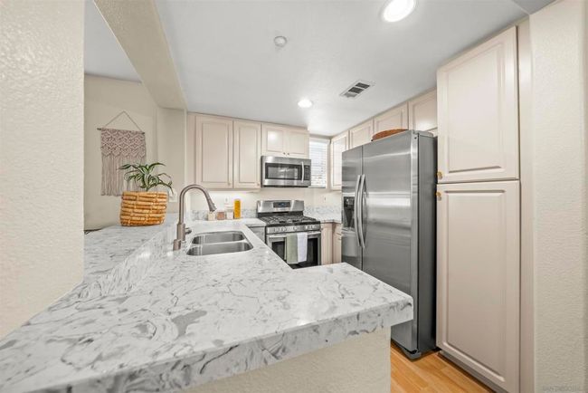 733 Anchor Cv, Townhouse with 2 bedrooms, 3 bathrooms and 2 parking in San Diego CA | Image 22