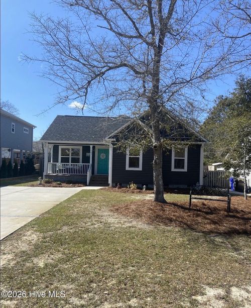 143 Nw 4th St, Oak Island, NC, 28465-6814 | Card Image