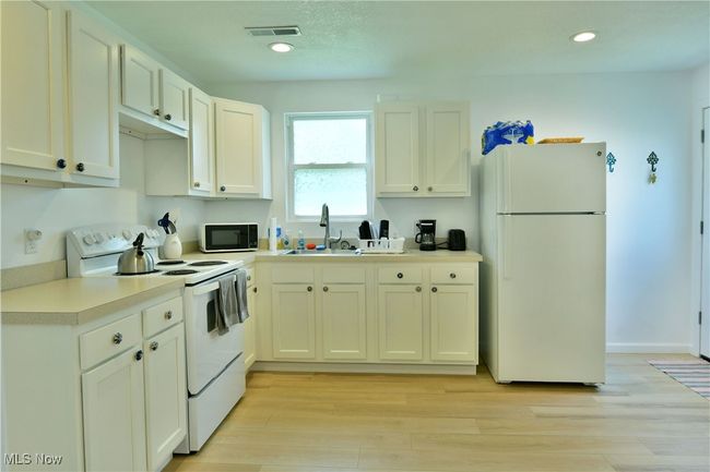 1774 Edgewood St Ne, House other with 3 bedrooms, 2 bathrooms and null parking in Warren OH | Image 35