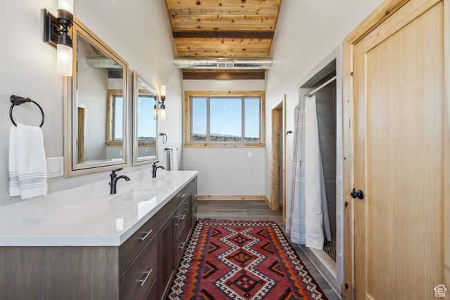 master bathroom | Image 49