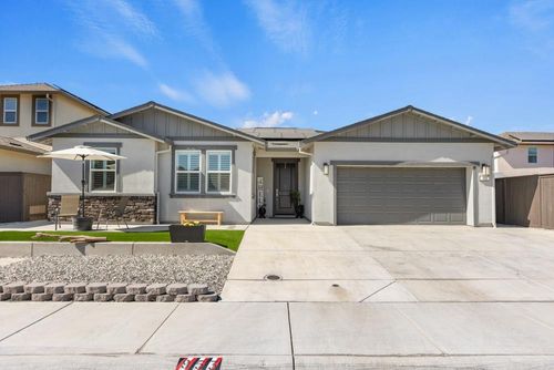953 Ayers Ln, Galt, CA, 95632-8792 | Card Image