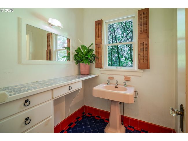 92216 Whiskey Rd, House other with 6 bedrooms, 3 bathrooms and 2 parking in Warrenton OR | Image 22