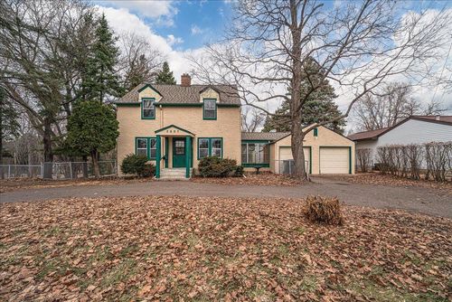 2697 Stillwater Rd E, Maplewood, MN, 55119-3619 | Card Image