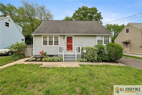8 Parkway Pl, Parlin, NJ, 08859-1906 | Card Image