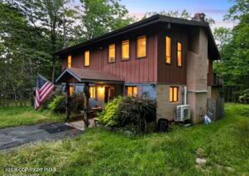 65 Livingston Ln, Clifton Twp, PA, 18424-8992 | Card Image