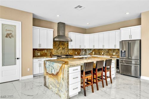 197 E Shelbourne Ave, Las Vegas, NV, 89123-2150 | Card Image