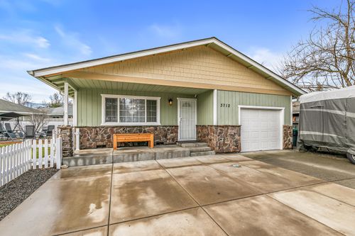 3712 Colver Rd, Phoenix, OR, 97535-9705 | Card Image