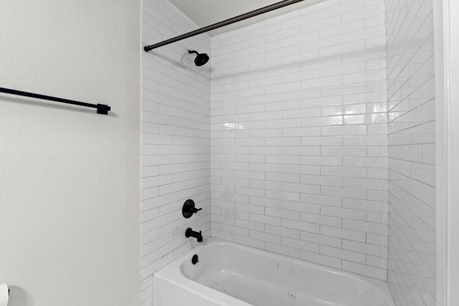 Full bathroom with shower / bath combination | Image 20