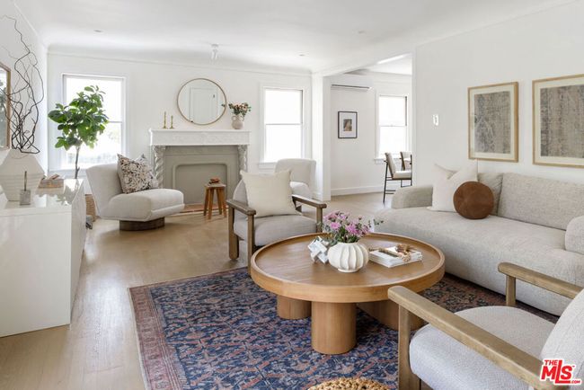 619 N Sycamore Ave, Home with 2 bedrooms, 2 bathrooms and 1 parking in Los Angeles CA | Image 6