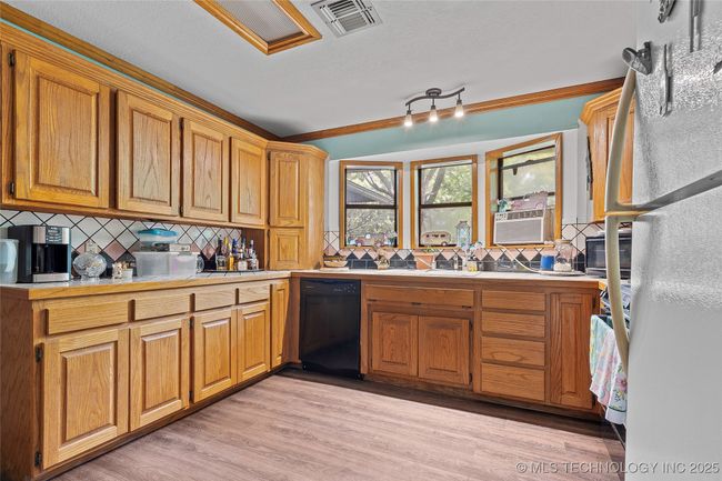6721 Swayback Rd, House other with 3 bedrooms, 2 bathrooms and null parking in Sulphur OK | Image 15