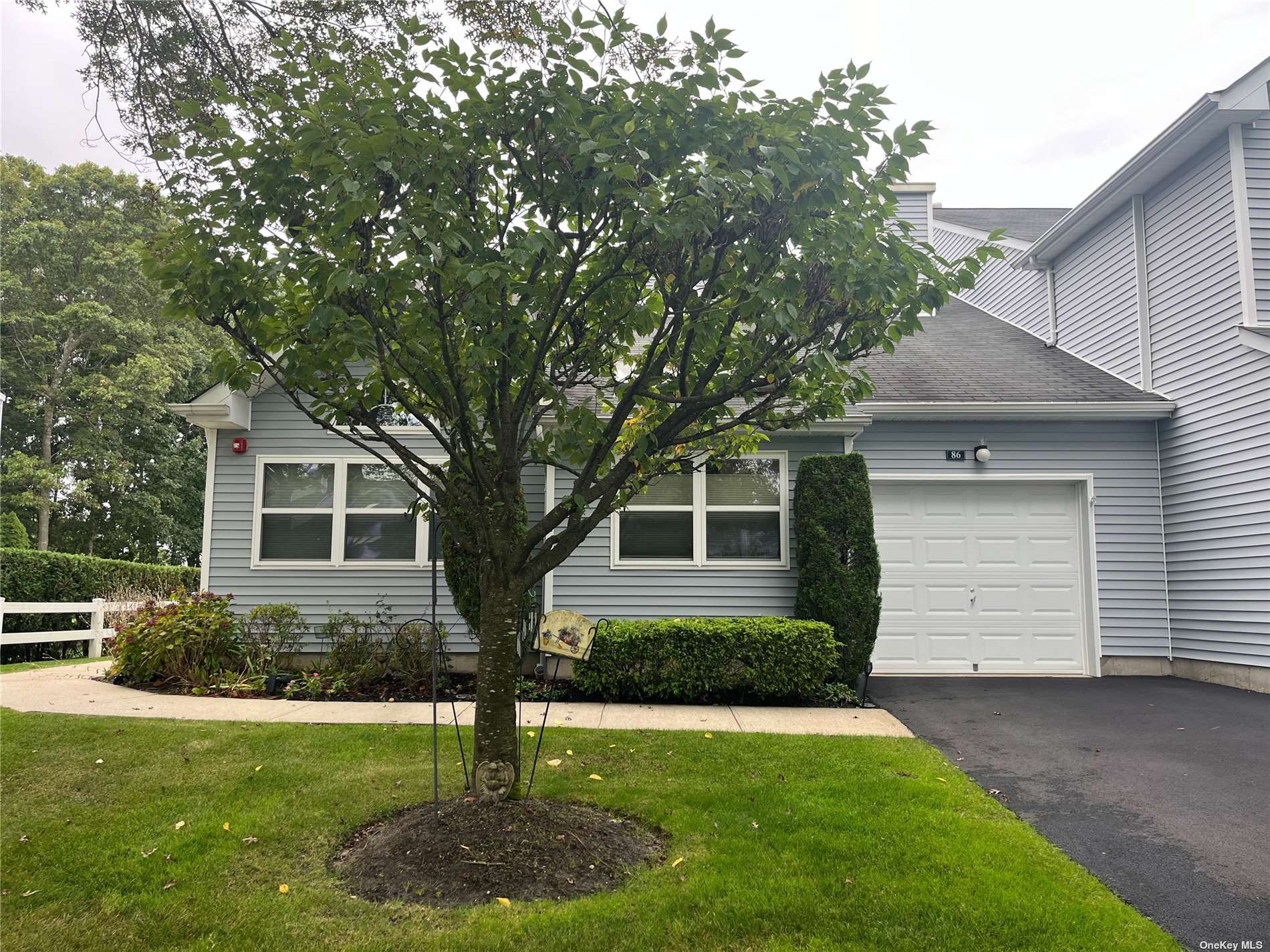 Lakeview Dr, Manorville, NY 11949