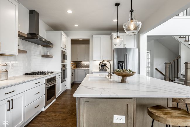 Gourmet kitchen | Image 12