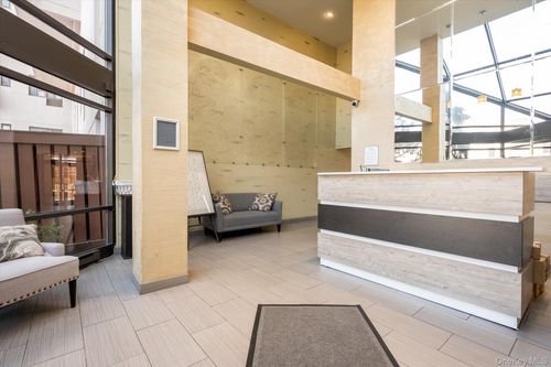 apt-7l-100 W Broadway, Long Beach, NY, 11561-4019 | Card Image