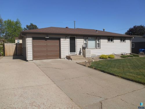 916 S Conklin Ave, Sioux Falls, SD, 57103-2336 | Card Image