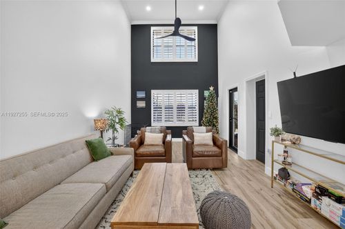 237-237 City View Dr, Fort Lauderdale, FL, 33311-9120 | Card Image