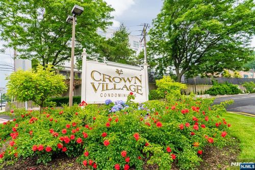 400 Crown Ct, Edgewater, NJ, 07020-1140 | Card Image