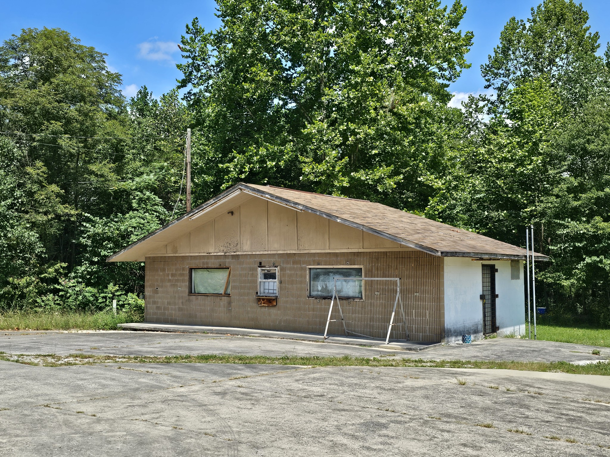 Main St, Palmer, TN 37365