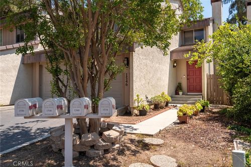 1546 Holly Ct, Thousand Oaks, CA, 91360-6316 | Card Image