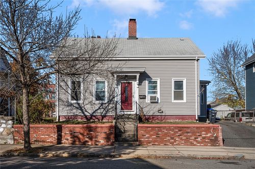 33 Harrison Street, Pawtucket, RI, 02860 | Card Image