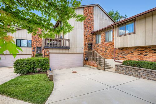58 Portwine Rd, Willowbrook, IL, 60527-2264 | Card Image